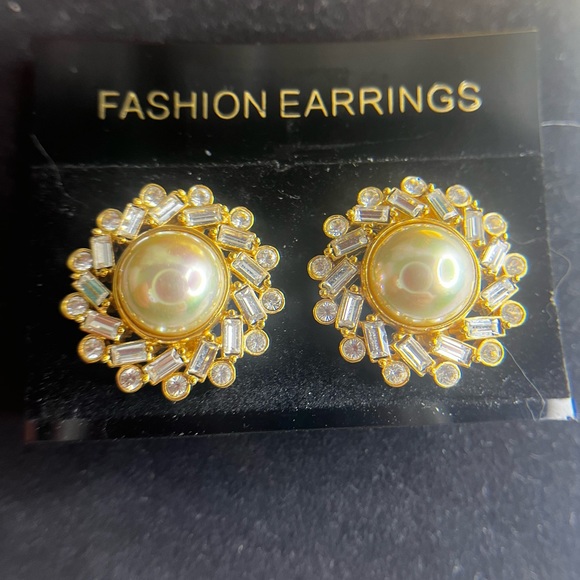 Vintage clip earrings - Picture 3 of 4